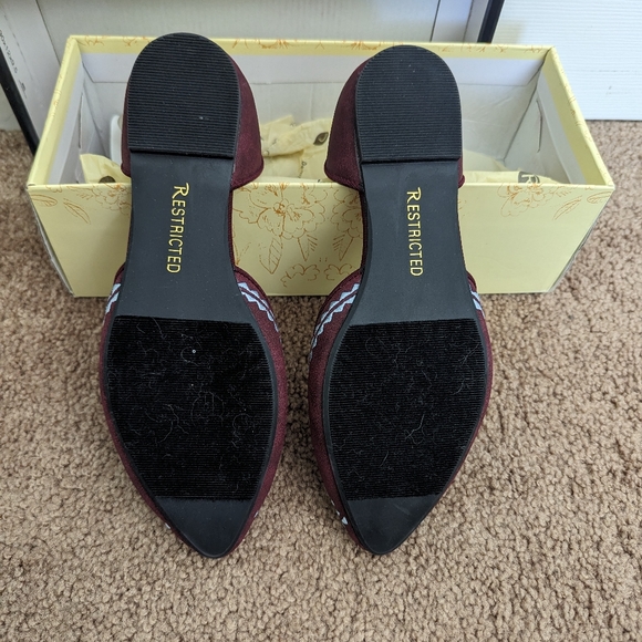 Restricted Gatsby Flats - Picture 5 of 10